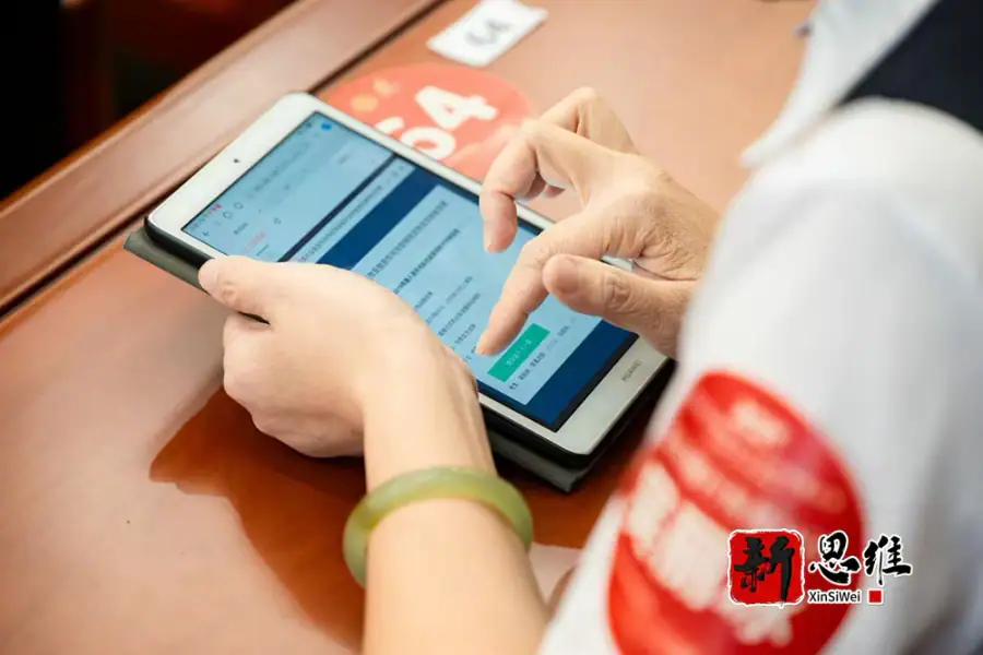 东莞抢答器出租-选手现场知识竞答